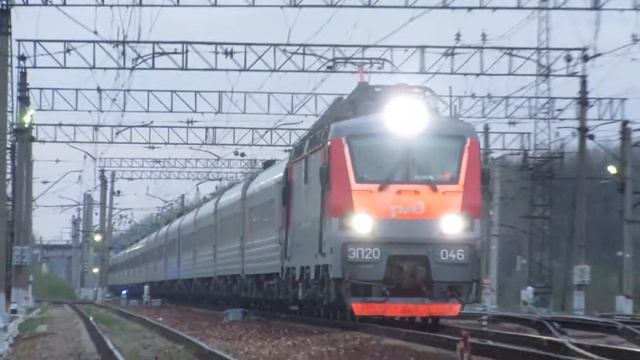 Электровоз ЭП20-046 с поездом№105М Москва-Брянск станция Бекасово-1 7.05.2017 смотреть онлайн