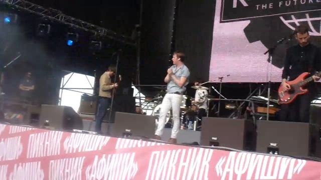 Kaiser Chiefs - The Angry Mob (live in Moscow) смотреть онлайн