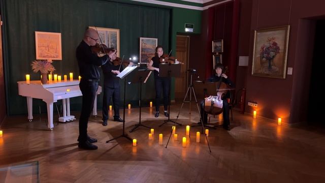 “Killer Queen”-Queen