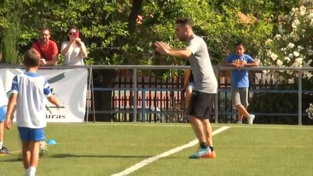 DANI CARVAJAL, VISITA SU CAMPUS DE FÚTBOL EN LEGANÉS смотреть онлайн