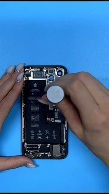 Замена переднего и заднего стекла на iPhone 11 Pro смотреть онлайн