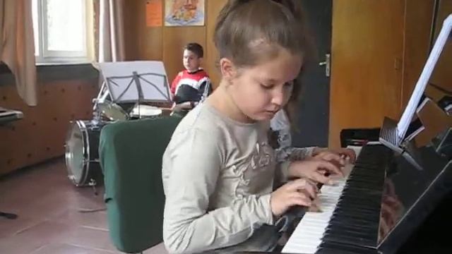 Soundtrack към филма "Барби и Диамантения замък" - Мелис Шабан, Мира Ангелова и Ангел Костадинов смотреть онлайн
