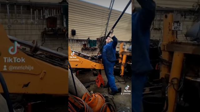 CASE 695ST смотреть онлайн