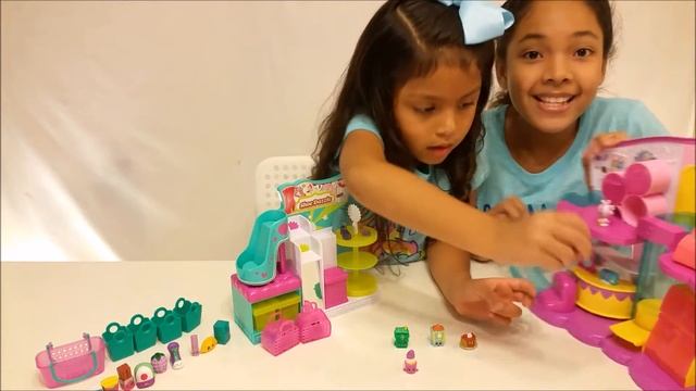 Shopkins Season 3 Fashion Boutique Playset Shoe Dazzle & Season 3 Collector’s 12 Pack Surprise Eggs смотреть онлайн