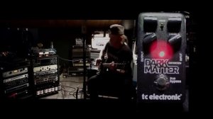 TC ELECTRONIC - DARK MATTER  DISTORTION  [ sound check ]   Power chords & Heavy tone !