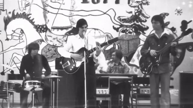 "Гранитный камушек", ВИА "Божья коровка"и ВИА школы 731, Рублево, Москва. 1977 г смотреть онлайн