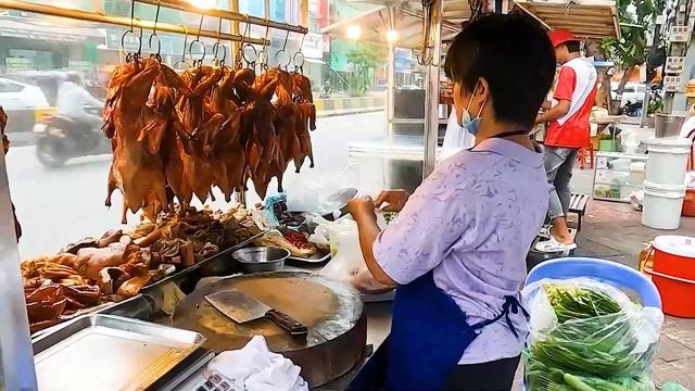 Best Cambodian Street Food | Top 1 Stall of Meat! Juicy Roast Pork, Braised Pork & Ducks смотреть онлайн