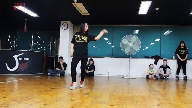 한소영 (JUST DANCE FAM) | GET DOWN 2014. 4 @JUST DANCE смотреть онлайн