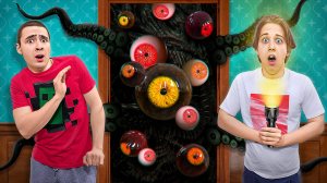 100 Дверей в Реальной Жизни! *Света Кемер застряла в игре*