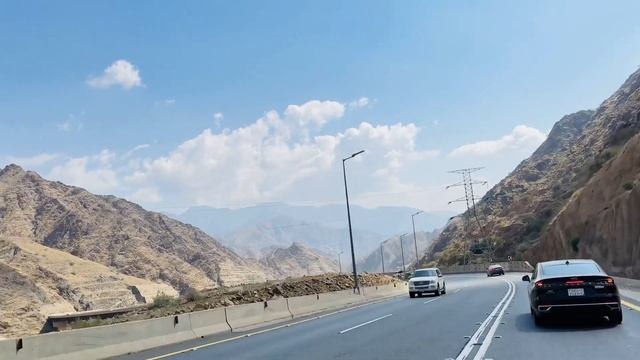 Abha City Adventure: Discover the Vibrant Fruit Shop on Abha Road смотреть онлайн