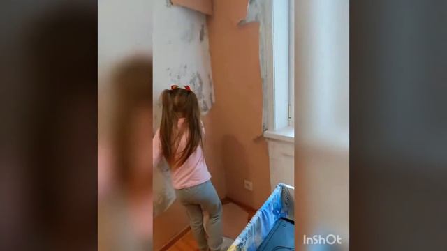 Клею обои в своей комнате 🤩 смотреть онлайн