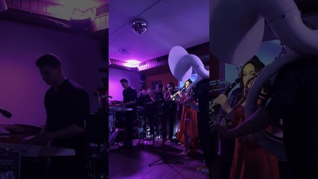 Bella ciao -cover ft. Anastasia Zhbankova & Brass band ""Yellow Shoes " смотреть онлайн