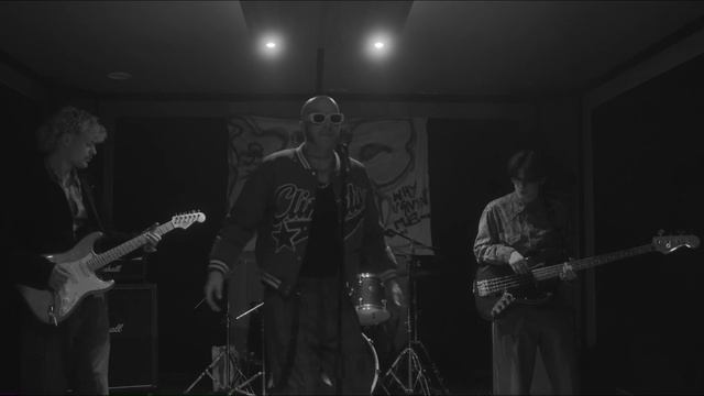 LiP - Thousand Years [Video] смотреть онлайн