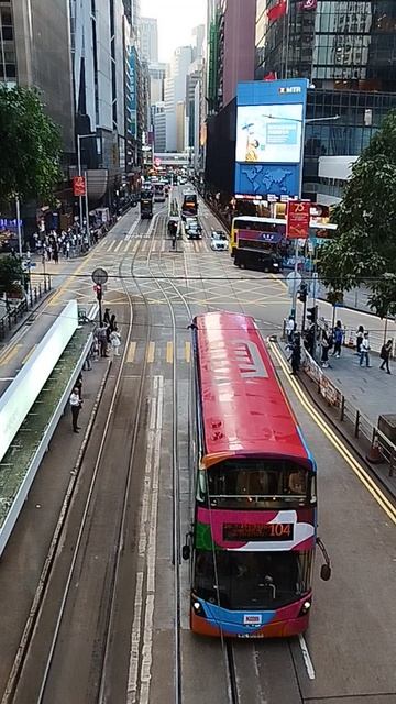Красивая улица в центре Гонконга