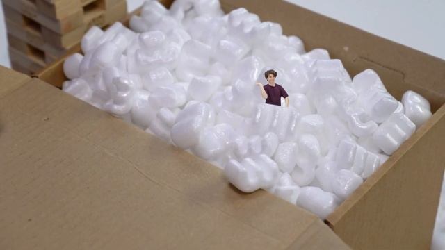 Shrinking boy Jumps into delivery box. Extreme mission from Zoom-Zoom смотреть онлайн
