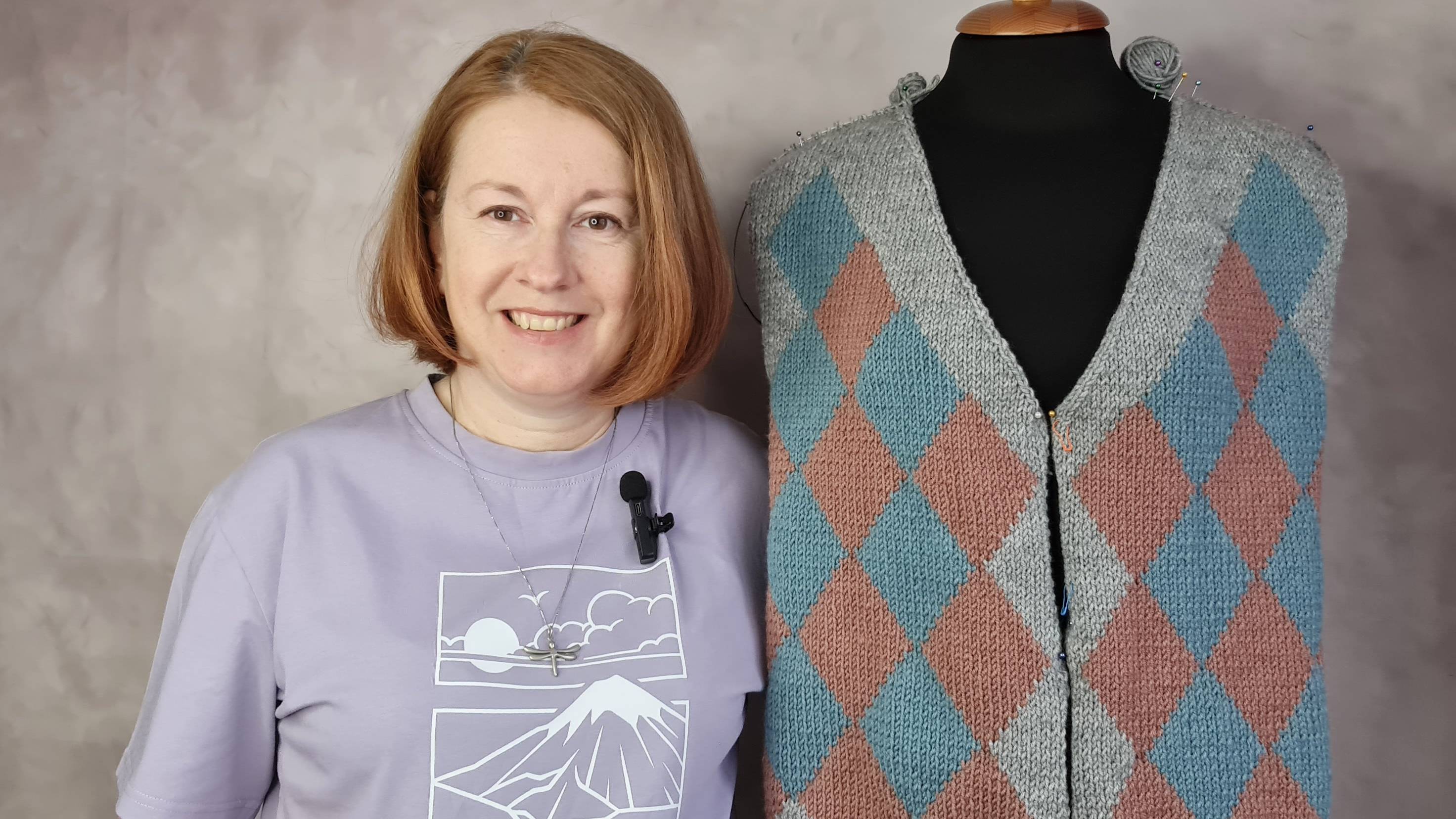 Кардиган с ромбами. Полочки готовы.