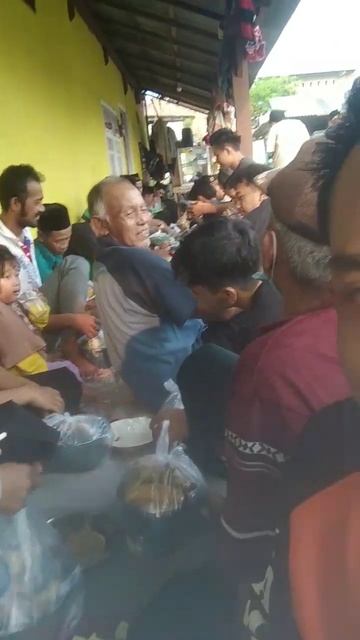 setahun nya Almarhum Pak Haji. sedekahan baca surat yasin/ayat kursi. semoga almarhum d t4kn dsurga смотреть онлайн