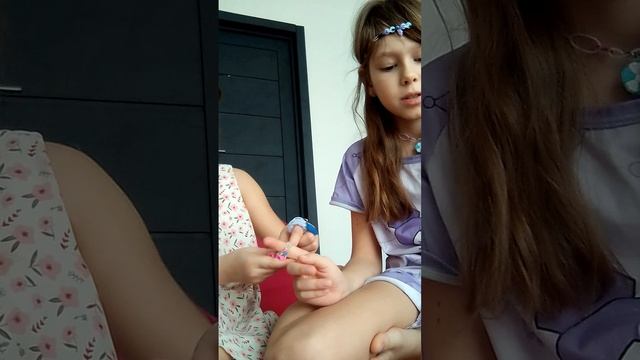 плетём друг другу  кольца 💞