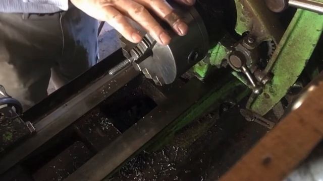 How to make a square headed bolt on an old Atlas Lathe смотреть онлайн