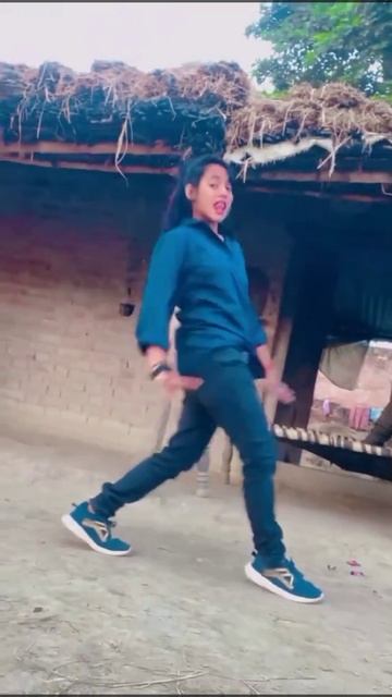 Indian Desi Village Girl Amazing Dance. Young Girl Dance At Home смотреть онлайн
