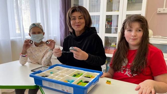 Когда стены помогают выжить смотреть онлайн