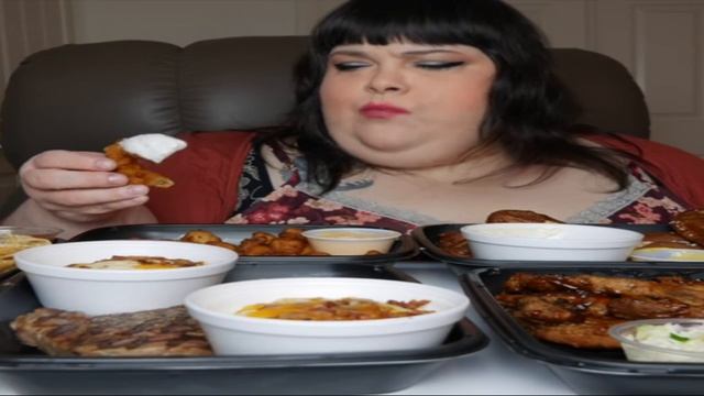 SSBBW || Eating show Applebee's with hotdog || 2022 смотреть онлайн