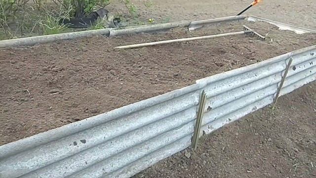 Висока тепла грядка під клубнику смотреть онлайн