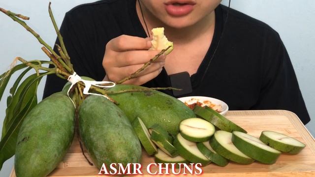 ASMR EXTREME SOUR MANGO Thailand With Salt and Pepper ,CRUNCHY EATING SOUNDS| ASMR CHUNS смотреть онлайн