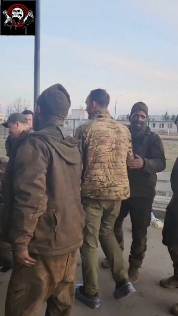 Участники операции «Поток» будут представлены к наградам.
На кадрах первые минуты прибытия славных. смотреть онлайн