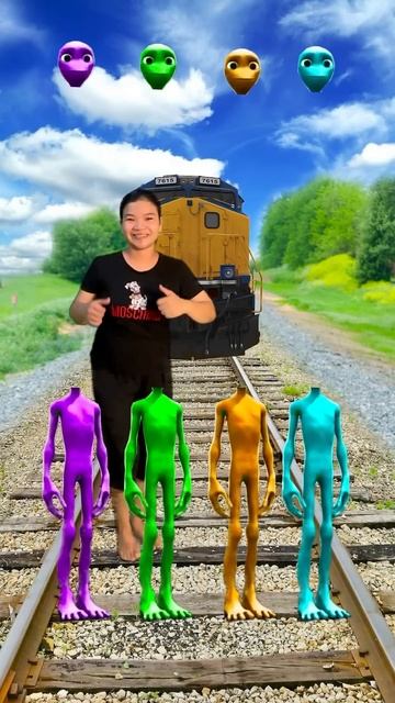 equal dame tu cosita 4 different colors alien dance vs 3 pac-man & train driver tom. смотреть онлайн