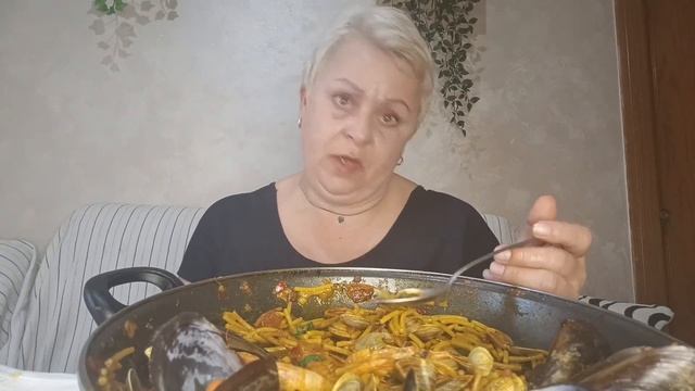 МУКБАНГ🤤ИСПАНСКИЙ ФИДЕУА с МОРЕ ПРОДУКТАМИ/СЛЮНОЙ ЗАХЛЕБНУЛАСЬ пока ПРИГОТОВИЛА👌#mukbang#