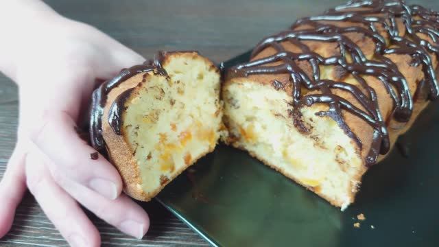 Лимонный кекс с шоколадной глазурью — вкусно! 🍋🍫 смотреть онлайн