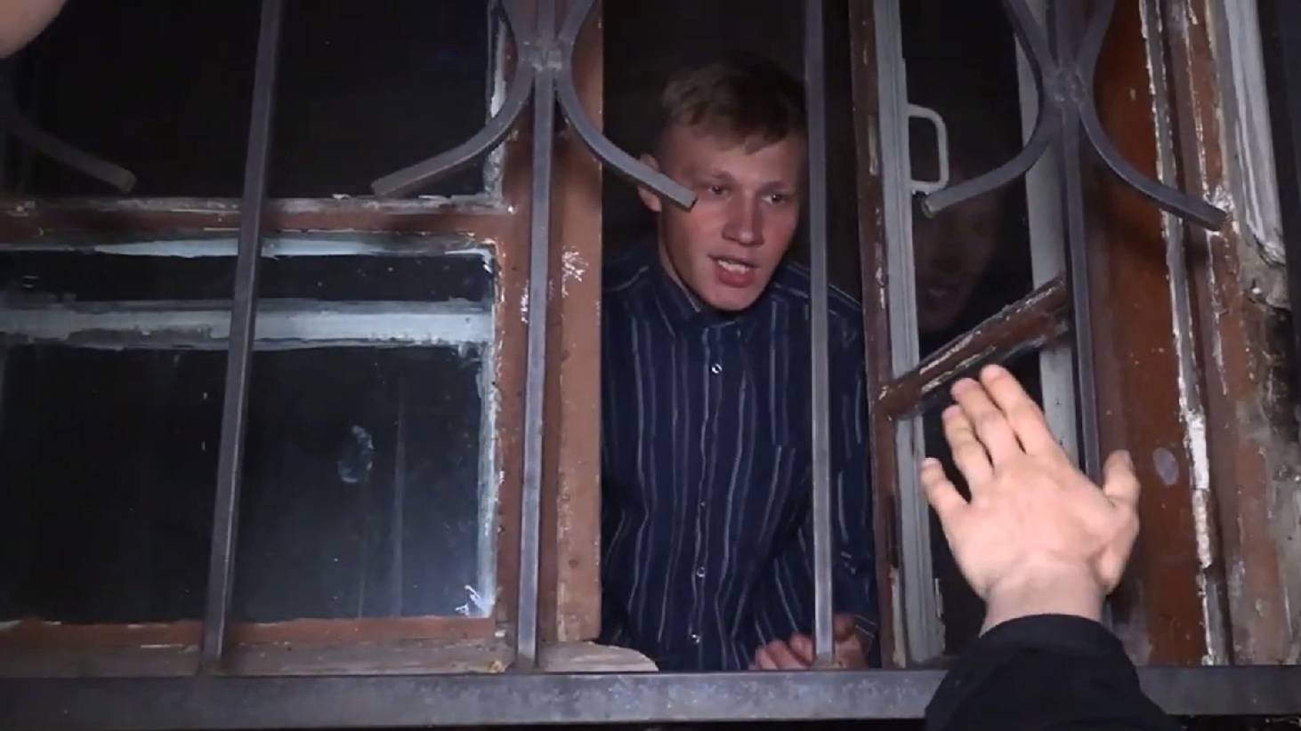 Психушка ЧАСТЬ 1 пришли с бывшим пациентом по общаться с больными смотреть онлайн