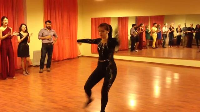 Выступление Полины Григорьевой. Spicy Salsa Новый Год 2014 смотреть онлайн