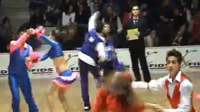 Claudia e Manuel Assoluti 2010 Salsa Cubana.flv смотреть онлайн