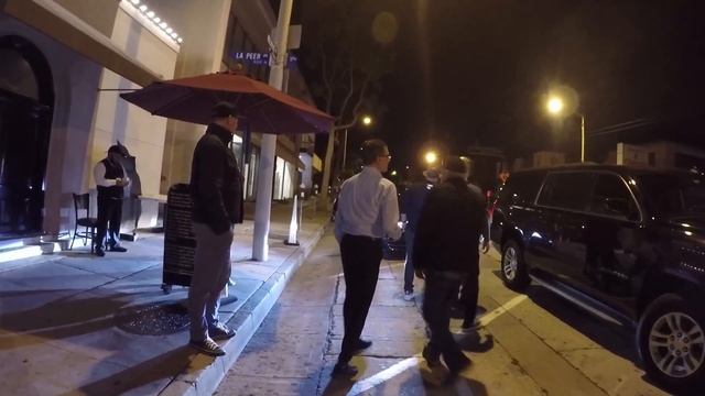 Rande Gerber Enjoys A Night Out With His Business Associates смотреть онлайн