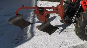 Плуг от МТЗ на МТ 180.