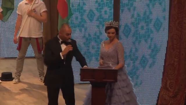 англоязычный ведущий Макс Орлов смотреть онлайн