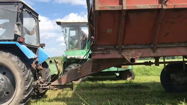 Е281 косит силос в июне 2020