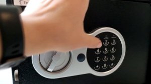 Как сменить пароль на электронном сейфе. Просто и быстро. Как открыть сейф без ключа