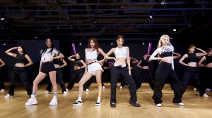 BLACKPINK - 'Pink Venom' dance practice mirrored