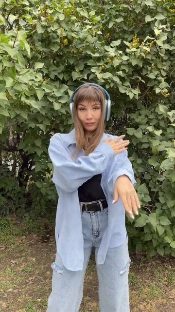 челлендж Танцуй с нами макарену, отмечай нас на своем видео и получай скидку на AirPods Max смотреть онлайн