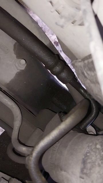 Потеет шланг ГУРа на Chevrolet Malibu 8