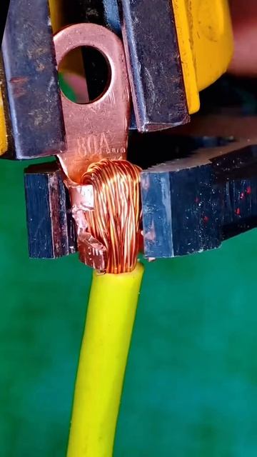 Способ подсоединения проводов к медным клеммам смотреть онлайн