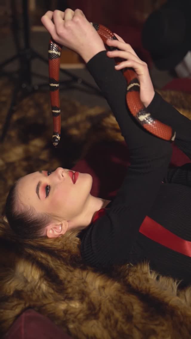 Съёмка со змеёй смотреть онлайн