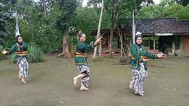 Tari Boto Rubuh | Sanggar Tari Niti Citra Budaya | Sasana Jemparingan Sambilegi смотреть онлайн