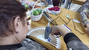«Мастер-класс «Веер из одноразовых пластиковых вилок»