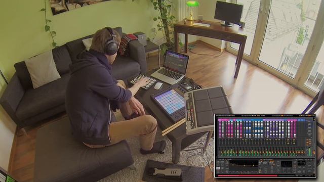 HOWTO be a DJ - in 60 Seconds (Ableton Tutorial) смотреть онлайн