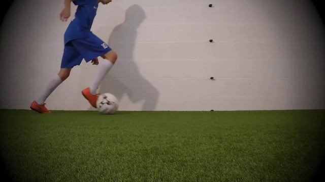 Shuffle Take Stop Skip - Fast Footwork Drills - Soccer (Football) Training for U10-U11 смотреть онлайн