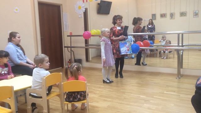 28.11.2017 Тараенеко Олеся (6 лет) Стихотворение Берегите своих матерей смотреть онлайн